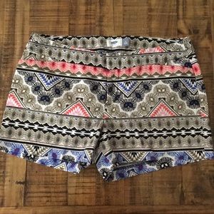 ⭐️LAST CALL- DONATING⭐️ Old Navy Patterned Shorts